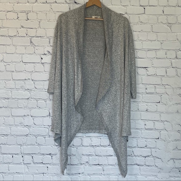 Nwot Olivia Rae Waterfall Cardigan 